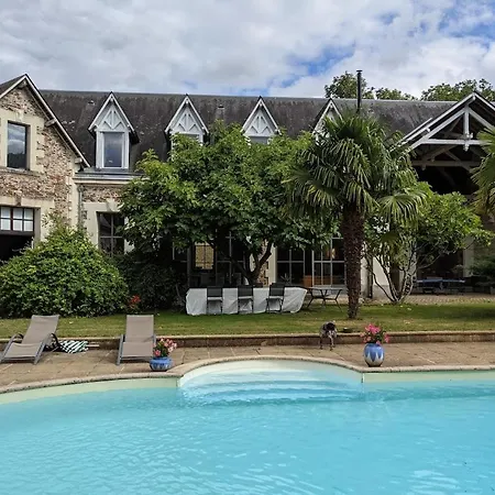 Chateau De Panzió Brissac-Quincé