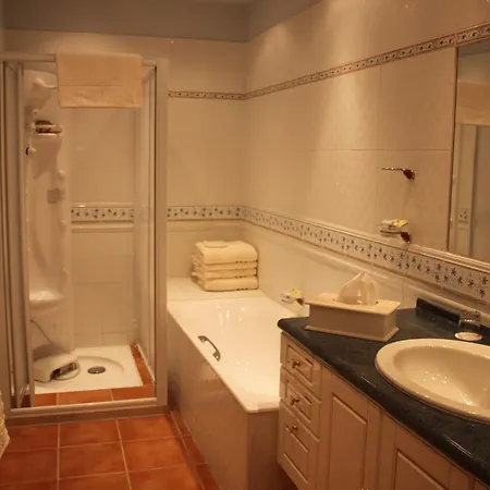 Chateau De Brissac-Quincé