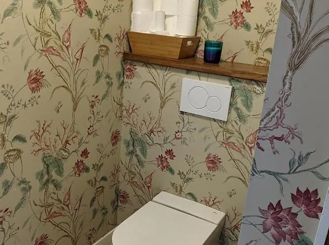 לינה וארוחת בוקר Chateau De 4*