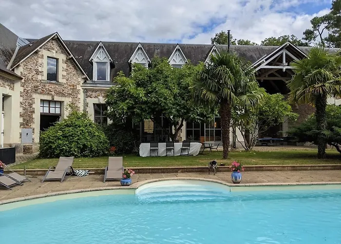 Chateau De Bed & Breakfast Brissac-Quince